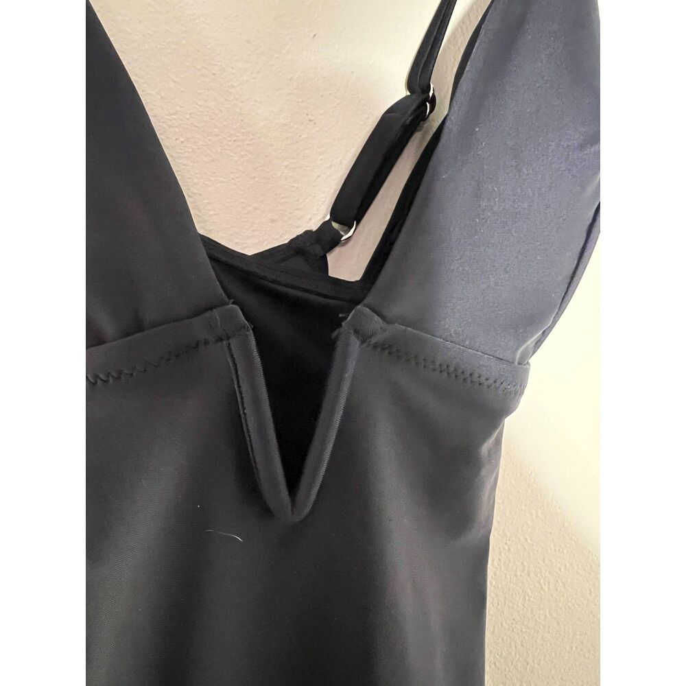 Cupshe Sexy Deep V One-piece suit NWT size Large